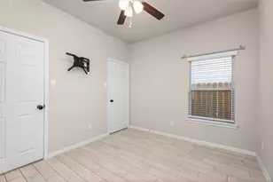 24717 Teton Holw Trl, Houston, TX 77336 - Photo 19