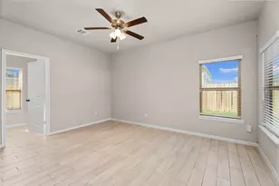 24717 Teton Holw Trl, Houston, TX 77336 - Photo 11