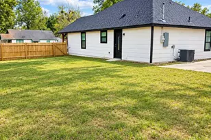 211 Moss Ave, Hearne, TX 77859 - Photo 13