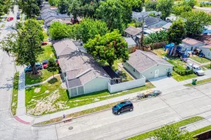 7557 Meadowview Dr, Houston, TX 77037 - Photo 3