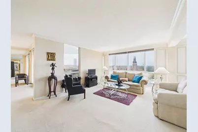 5001 Woodway Drive #1104, Houston, TX 77056 - Photo 7