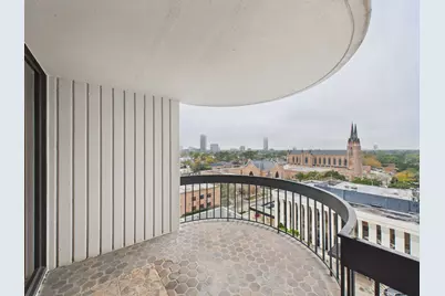 5001 Woodway Drive #1104, Houston, TX 77056 - Photo 9