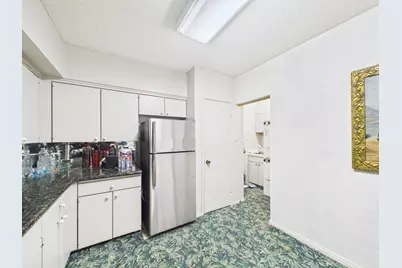 5001 Woodway Drive #1104, Houston, TX 77056 - Photo 15