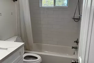 11514 Courtshire Rd, Houston, TX 77076 - Photo 9
