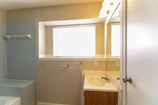 10810 Kirkbend Dr, Houston, TX 77089 - Photo 13