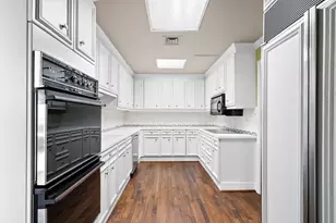 1111 Hermann Dr, Houston, TX 77004 - Photo 3