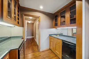 1111 Hermann Dr, Houston, TX 77004 - Photo 17