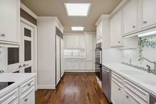 1111 Hermann Dr, Houston, TX 77004 - Photo 15