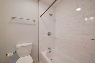 241 Litchfield Ln, Houston, TX 77024 - Photo 19