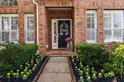 1506 S Gabriel River Circle, Sugar Land, TX 77478 - Photo 3