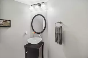 1506 S Gabriel River Cir, Sugar Land, TX 77478 - Photo 17