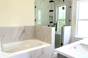 8705 Sunderland Rd, Houston, TX 77028 - Photo 15