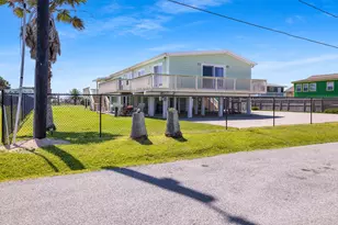 4110 2nd St, Galveston, TX 77554 - Photo 3