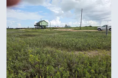 1419 Martinique Lane, Port Bolivar, TX 77650 - Photo 9