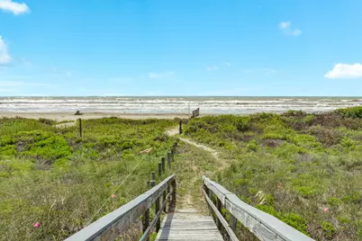 21127 W Sand Hill Drive, Galveston, TX 77554 - Photo 15