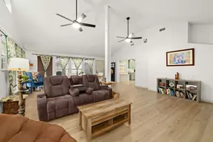 805 Redberry Hill Rd, Baytown, TX 77521 - Photo 15