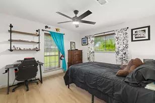 805 Redberry Hill Rd, Baytown, TX 77521 - Photo 19
