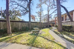 839 Wax Myrtle Ln, Houston, TX 77079 - Photo 27