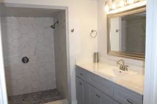 206 N Orange St, Sweeny, TX 77480 - Photo 11