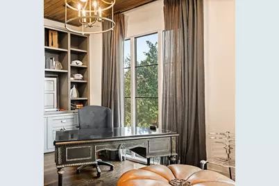 8307 Maple Court, Bellaire, TX 77401 - Photo 3