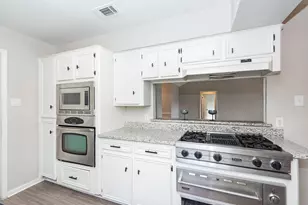 29019 Stapleford St, Spring, TX 77386 - Photo 11