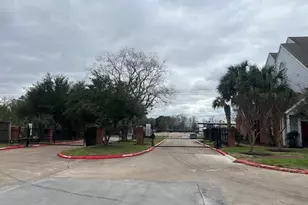 14550 Fonmeadow Dr, Houston, TX 77035 - Photo 19