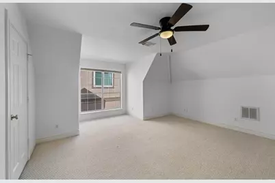 3219 N Pemberton Circle Drive, Houston, TX 77025 - Photo 13