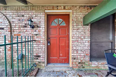 215 Crest Hill Drive, Conroe, TX 77301 - Photo 3