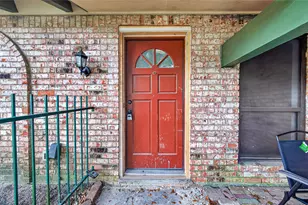 215 Crest Hill Dr, Conroe, TX 77301 - Photo 3