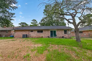 215 Crest Hill Dr, Conroe, TX 77301 - Photo 33