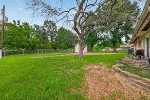215 Crest Hill Dr, Conroe, TX 77301 - Photo 35
