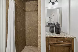 8923 Blankenship Dr, Houston, TX 77080 - Photo 17
