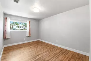 101 W Larkspur Dr, Alvin, TX 77511 - Photo 17