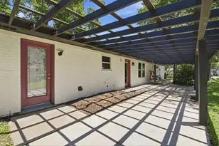 101 W Larkspur Dr, Alvin, TX 77511 - Photo 19