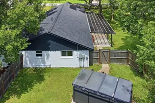 101 W Larkspur Dr, Alvin, TX 77511 - Photo 23
