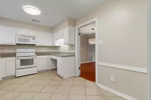 1042 Augusta Dr, Houston, TX 77057 - Photo 9