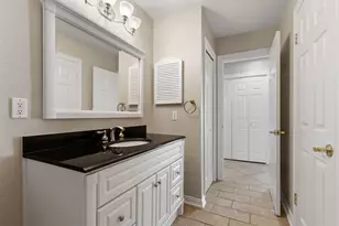 1042 Augusta Dr, Houston, TX 77057 - Photo 19