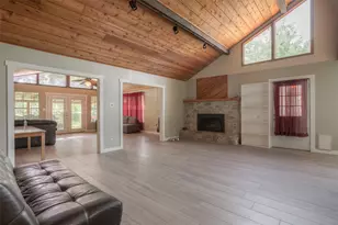 130 S Oak Bluff Dr, Trinity, TX 75862 - Photo 11