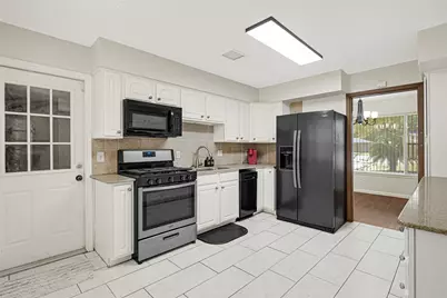 12738 Eastbrook Drive, Houston, TX 77013 - Photo 7