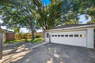 5223 Wigton Dr, Houston, TX 77096 - Photo 39