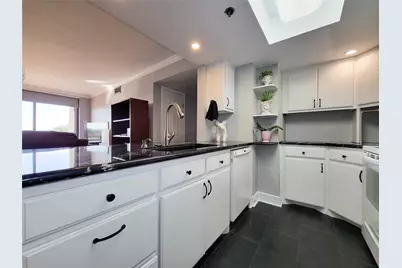 3525 Sage Road #402, Houston, TX 77056 - Photo 3