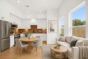 7841 Sunnyhill St, Houston, TX 77088 - Photo 3