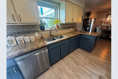 1029 Vine Drive, Angleton, TX 77515 - Photo 9