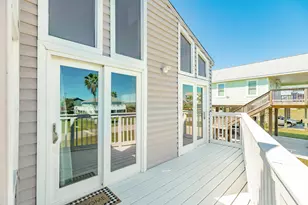 115 Doubloon Dr, Freeport, TX 77541 - Photo 11