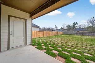 1107 Lyle W St, Cleveland, TX 77327 - Photo 13
