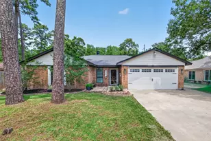 9727 Forest Hollow Dr, Baytown, TX 77521 - Photo 1