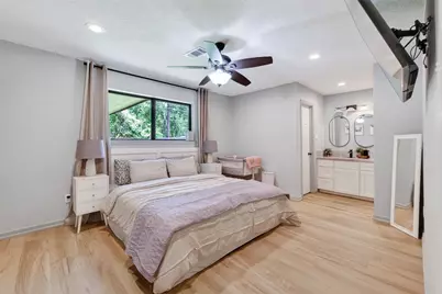 9727 Forest Hollow Drive, Baytown, TX 77521 - Photo 19