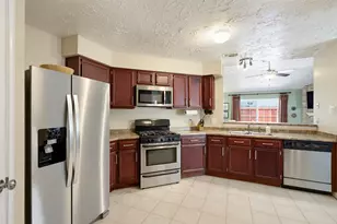 410 Village Creek Dr, Webster, TX 77598 - Photo 11