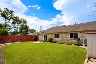 410 Village Creek Dr, Webster, TX 77598 - Photo 19