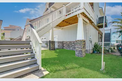 215 Lokai Street, Tiki Island, TX 77554 - Photo 3